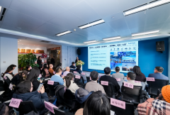 <b>从“粉尘洋溢”到“干净高效”索菲丝AI智能打磨</b>